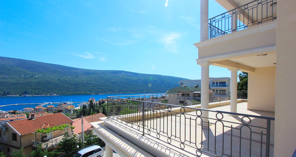 Apartments in villas in a luxury complex  Djenovici Herceg-Novi