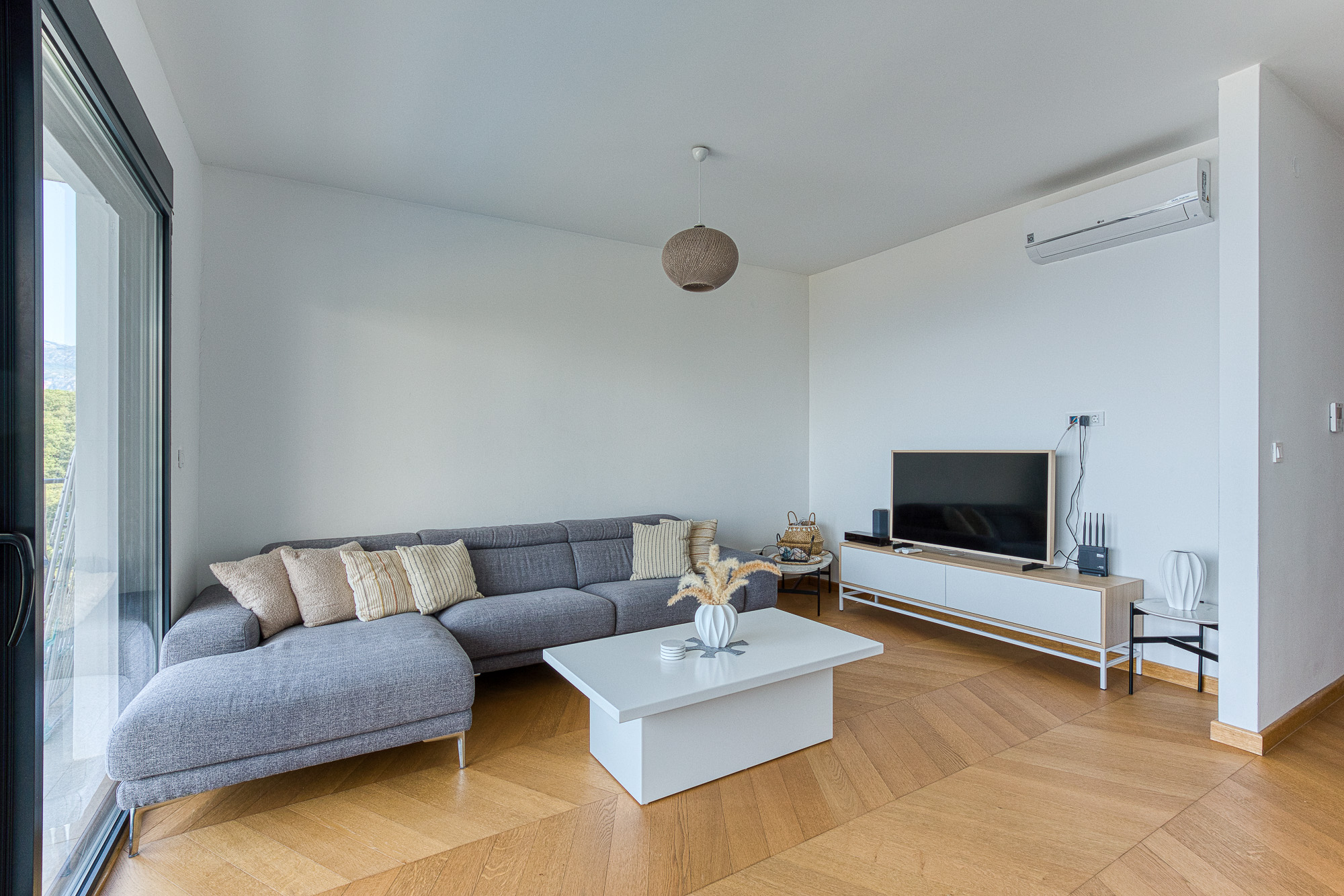 Image of Apartment - 3 Bedrooms - 1 Bathrooms for Sale in Budva-Blizikuce-Montenegro, Image 7