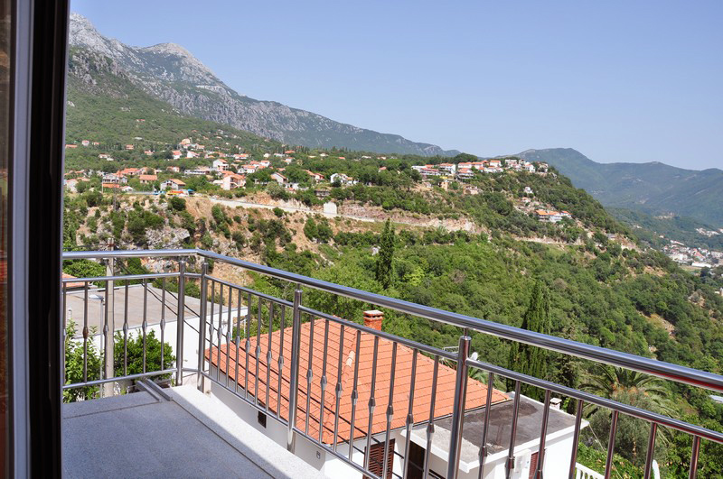 Image of House - 6 Bedrooms - 4 Bathrooms for Sale in Herceg-Novi-Herceg Novi-Montenegro, Image 29