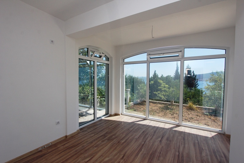 Image of House - 5 Bedrooms - 2 Bathrooms for Sale in Herceg-Novi-Herceg Novi-Montenegro, Image 10