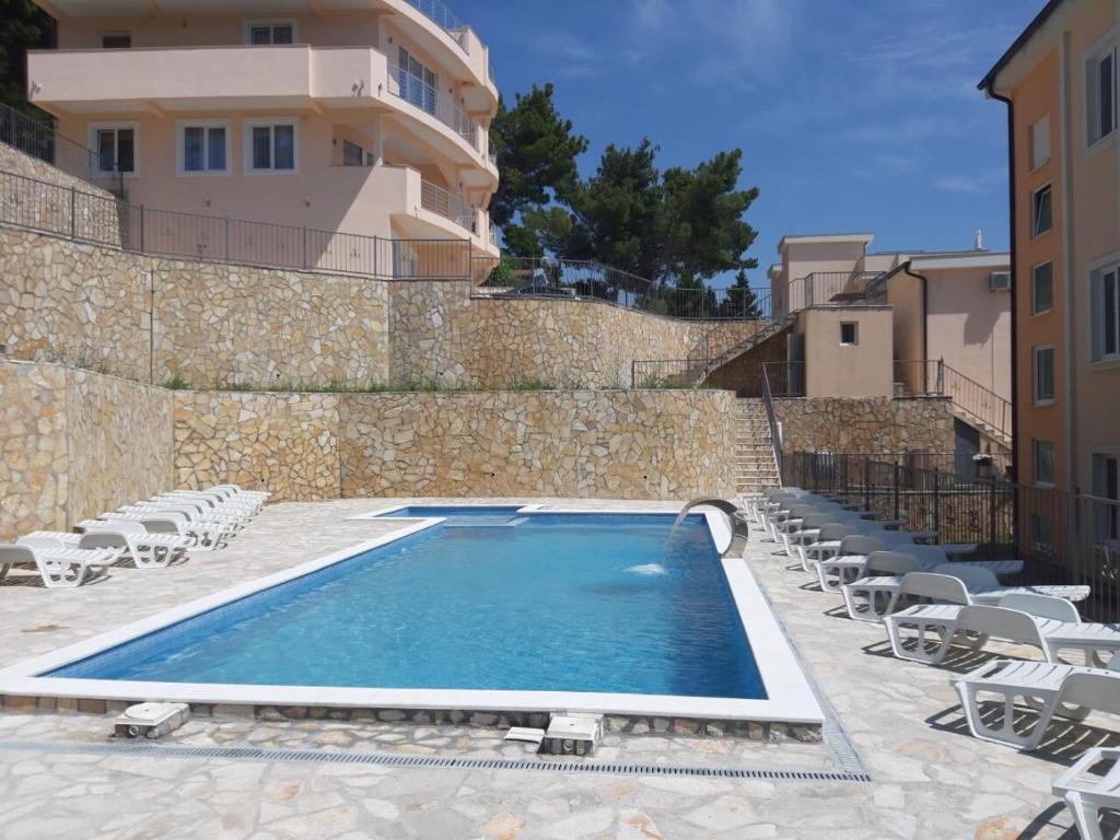 Image of Hotel - 10 Bedrooms - 10 Bathrooms for Sale in Bar-Susanj-Montenegro, Image 13