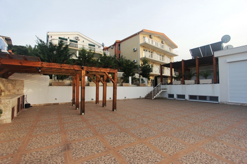 Image of House - 3 Bedrooms - 3 Bathrooms for Sale in Bar-Utjeha-Montenegro, Image 4