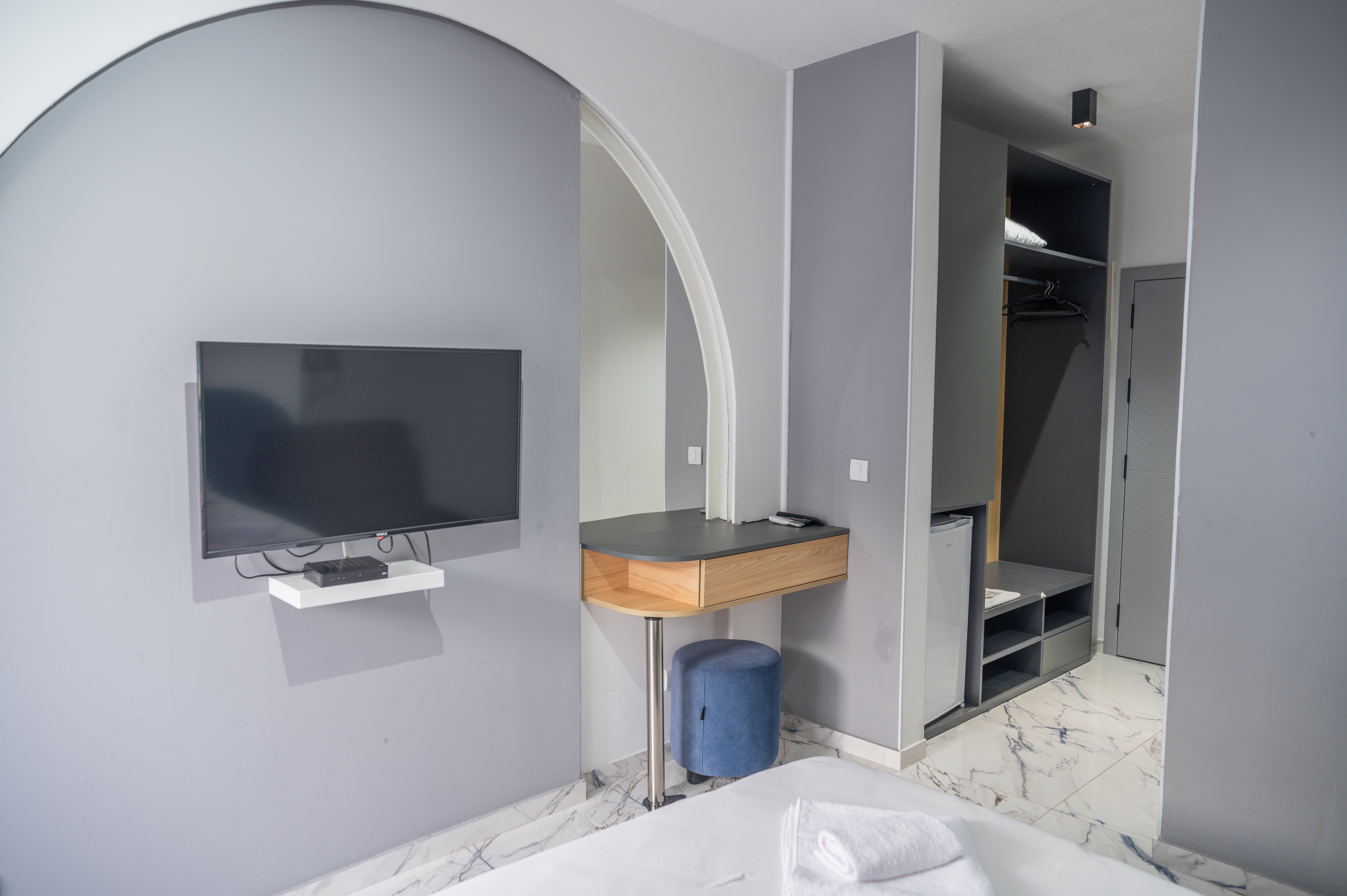 Image of Hotel - 15 Bedrooms - 18 Bathrooms for Sale in Ulcin-Ulcinj-Montenegro, Image 11