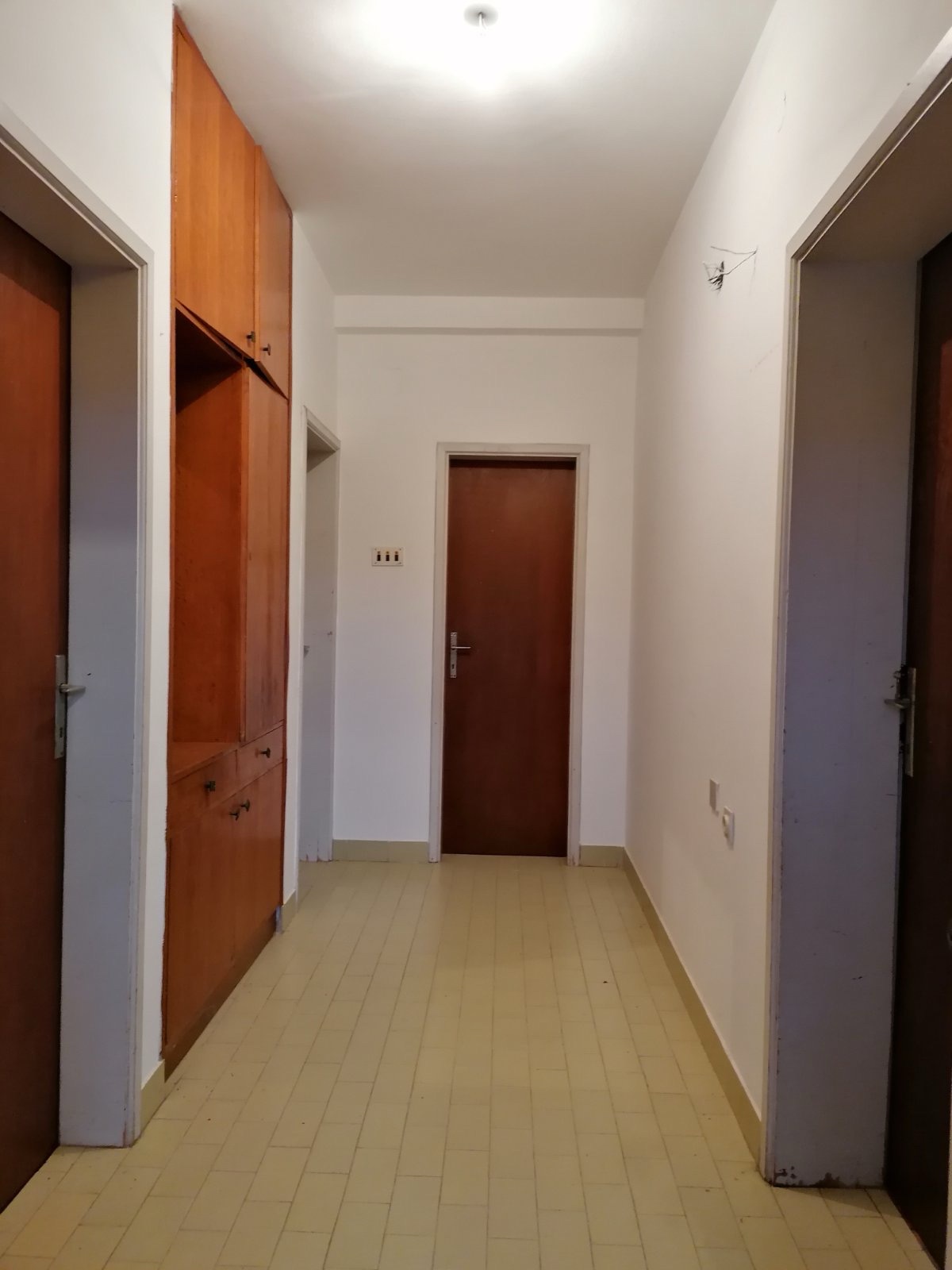 Image of House - 8 Bedrooms - 3 Bathrooms for Sale in Kotor-Prcanj-Montenegro, Image 9