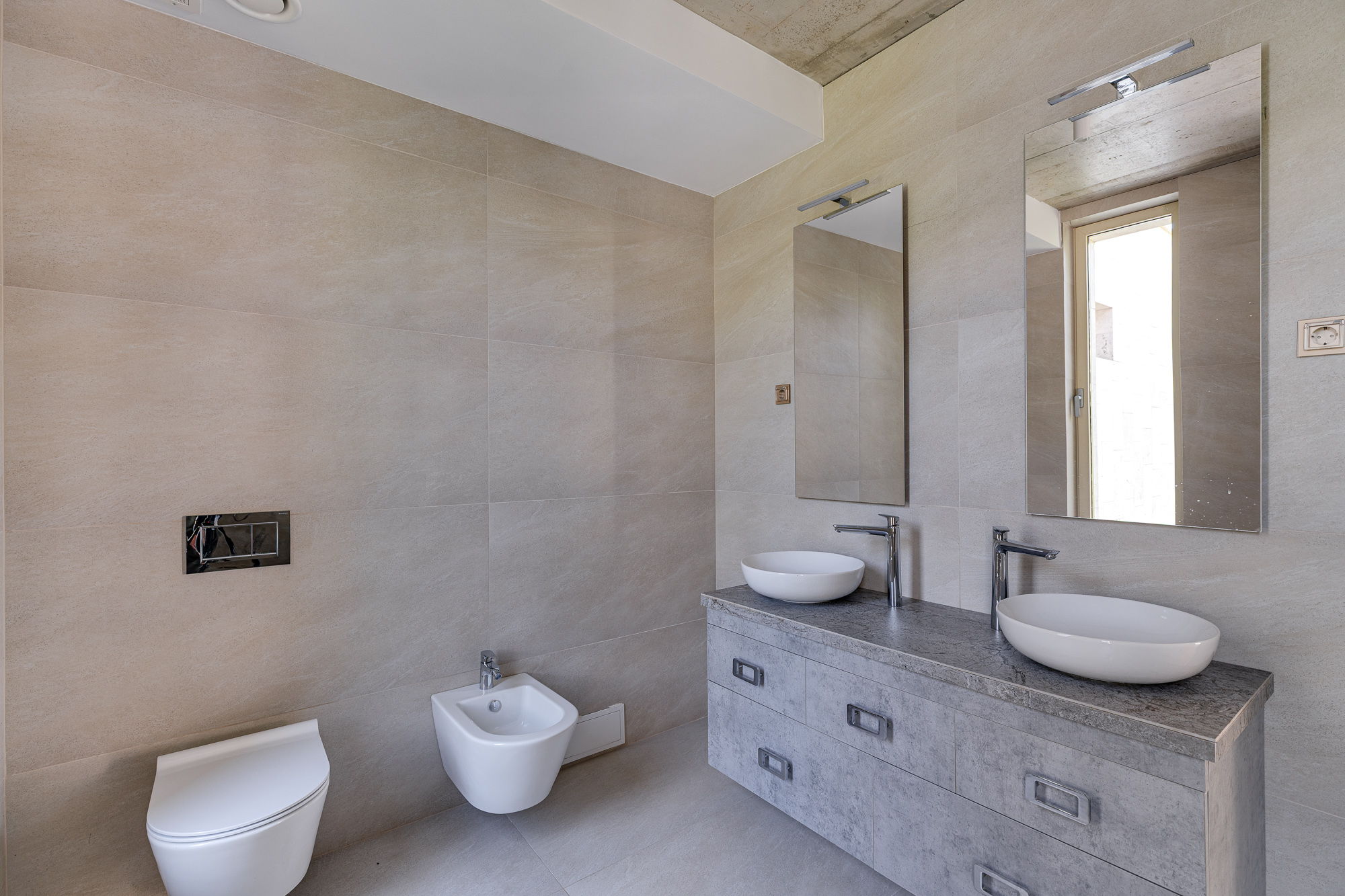 Image of Villa - 7 Bedrooms - 7 Bathrooms for Sale in Tivat-Tivat-Montenegro, Image 8