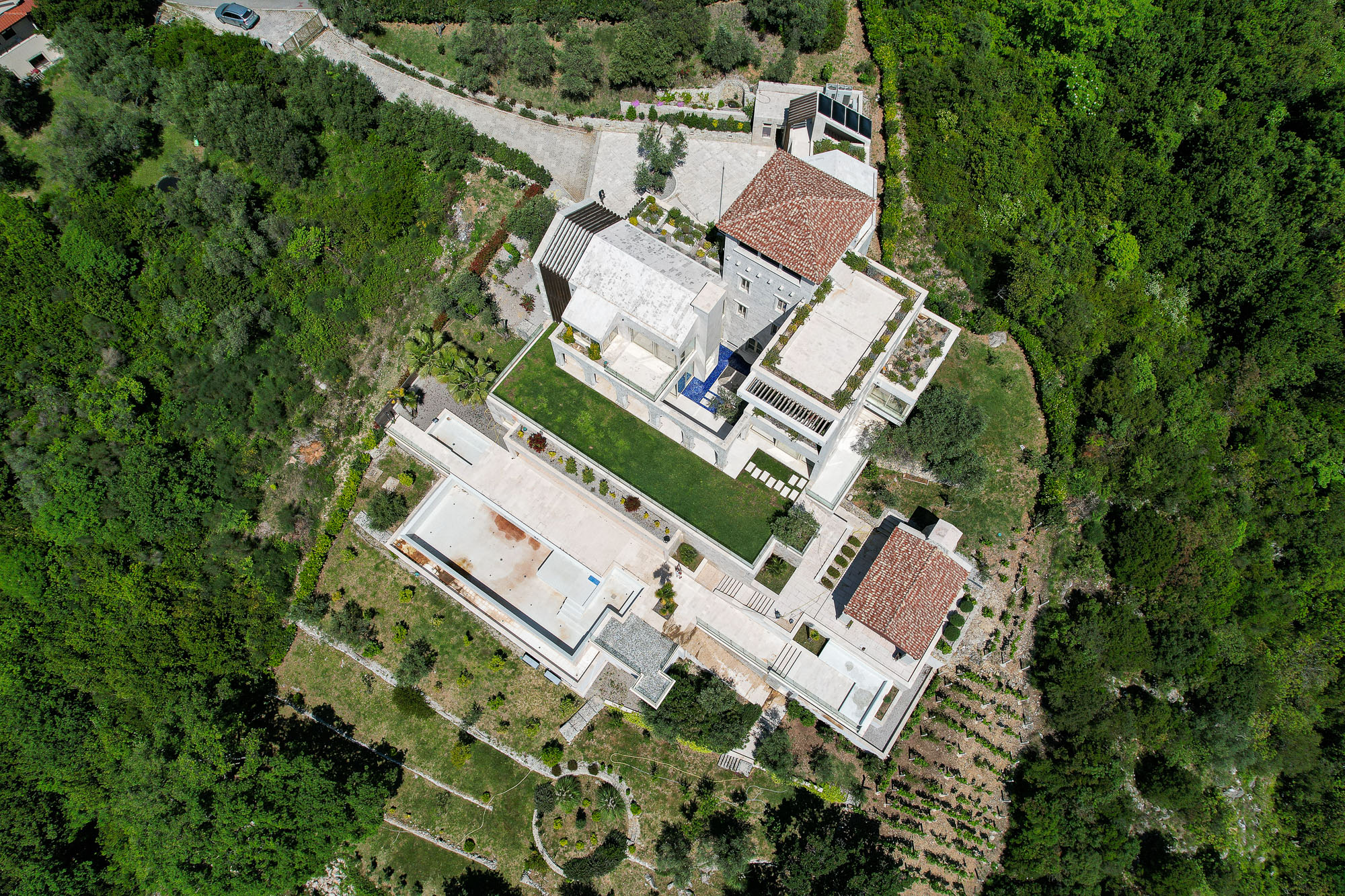 Image of Villa - 7 Bedrooms - 7 Bathrooms for Sale in Tivat-Tivat-Montenegro, Image 11