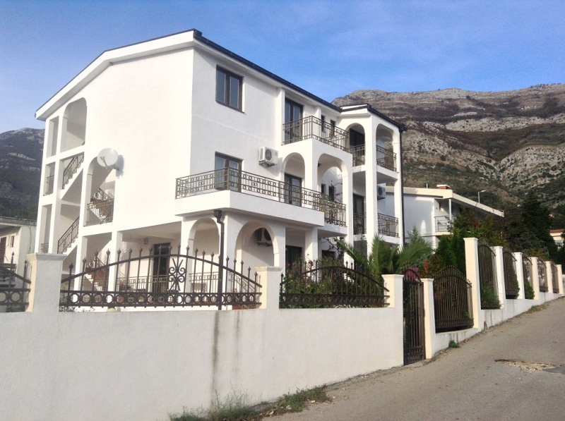Image of House - 12 Bedrooms - 10 Bathrooms for Sale in Bar-Bar-Montenegro, Image 2
