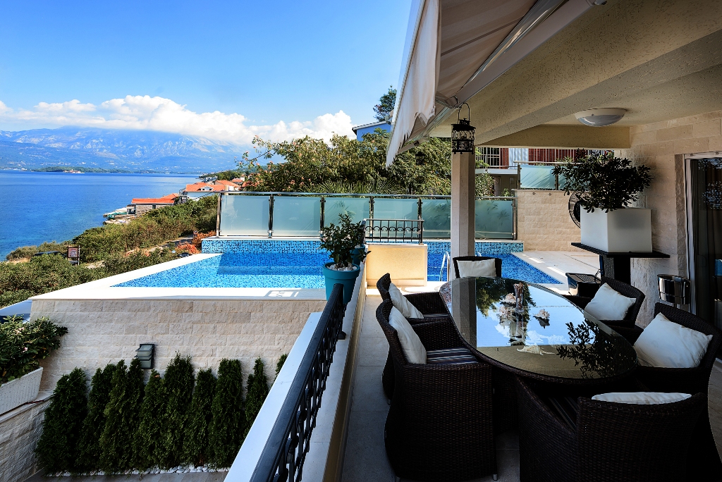 Image of Villa - 5 Bedrooms - 4 Bathrooms for Sale in Tivat-Tivat-Montenegro, Image 23