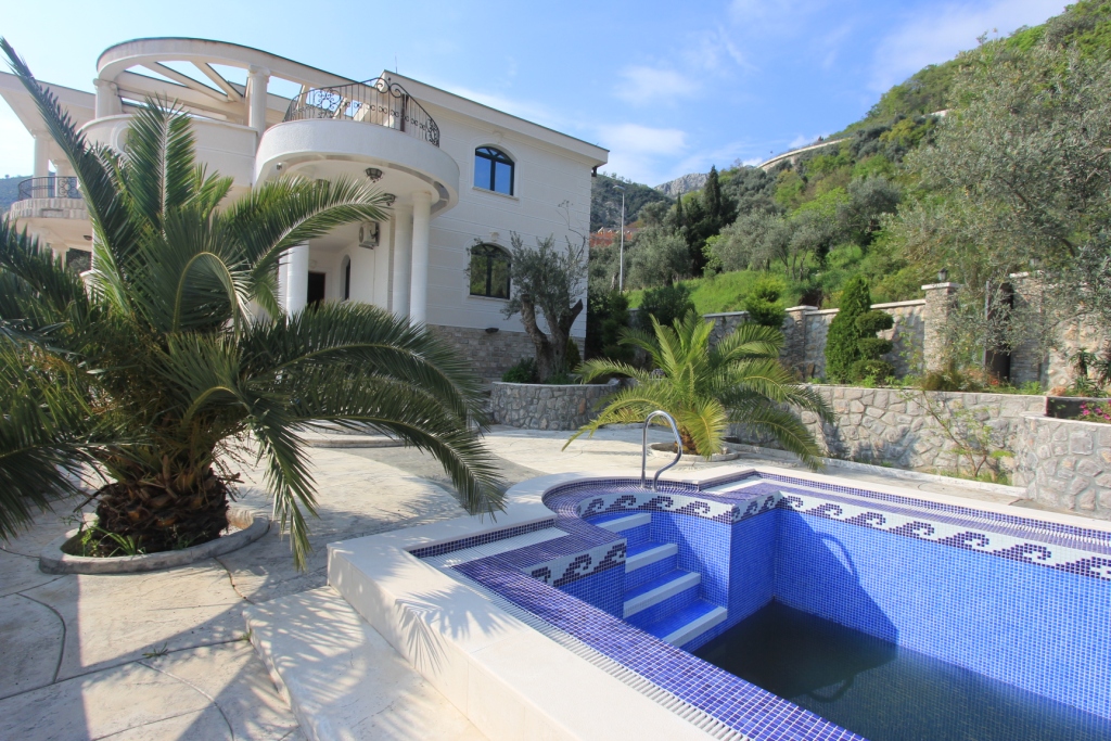 Image of Villa - 6 Bedrooms - 6 Bathrooms for Sale in Budva-Petrovac-Montenegro, Image 6