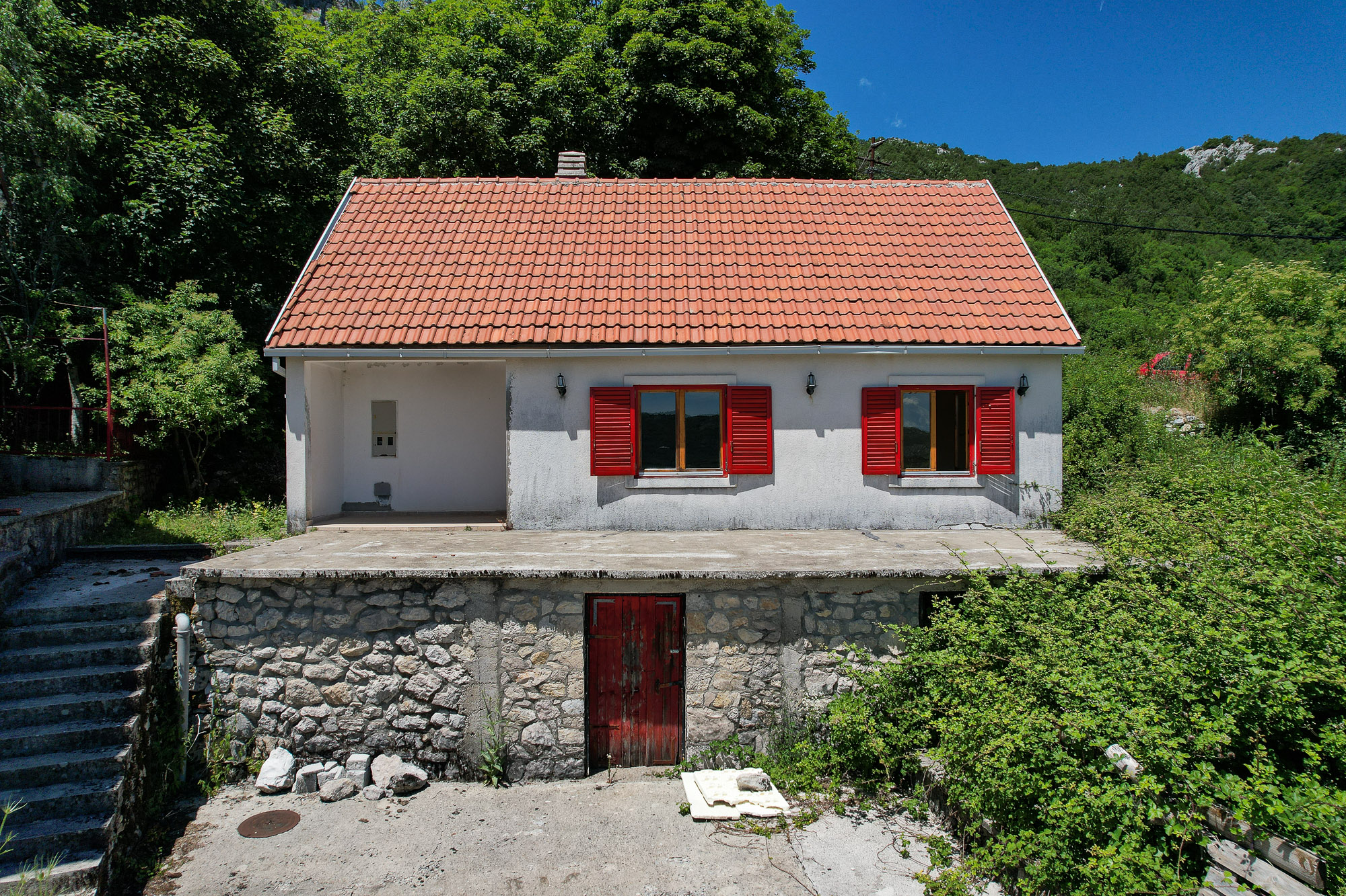 Image of House - 2 Bedrooms - 1 Bathrooms for Sale in Montenegro-Montenegro, Image 1