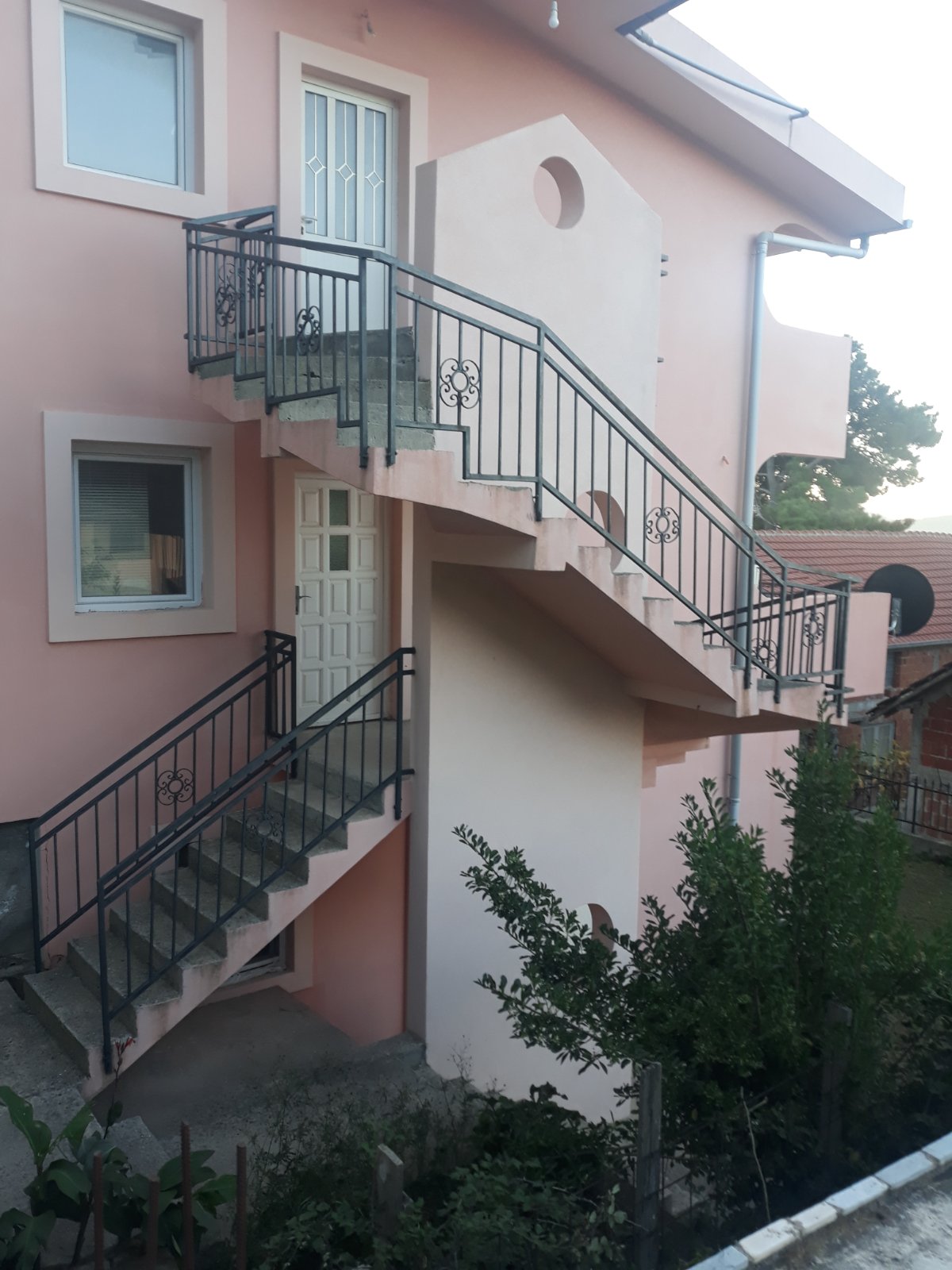 Image of House - 6 Bedrooms - 3 Bathrooms for Sale in Bar-Zeleni Pojas-Montenegro, Image 2