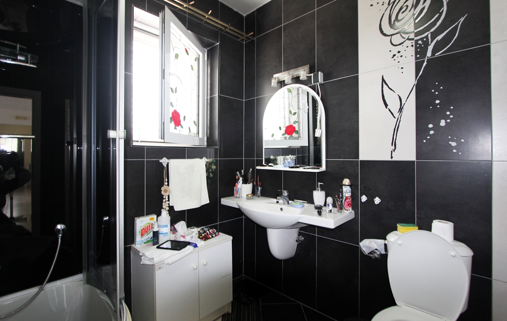 Image of House - 4 Bedrooms - 2 Bathrooms for Sale in Kotor-Zagora-Montenegro, Image 7