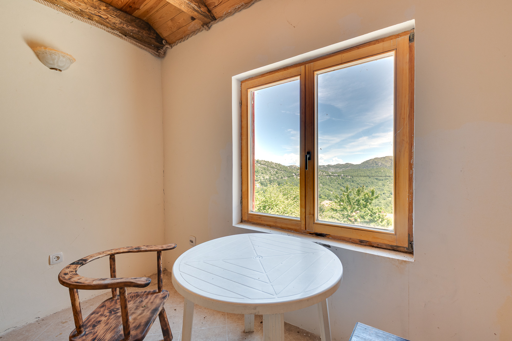  Image of House - 2 Bedrooms - 1 Bathrooms for Residential For Sale in Montenegro-Montenegro, Image 7