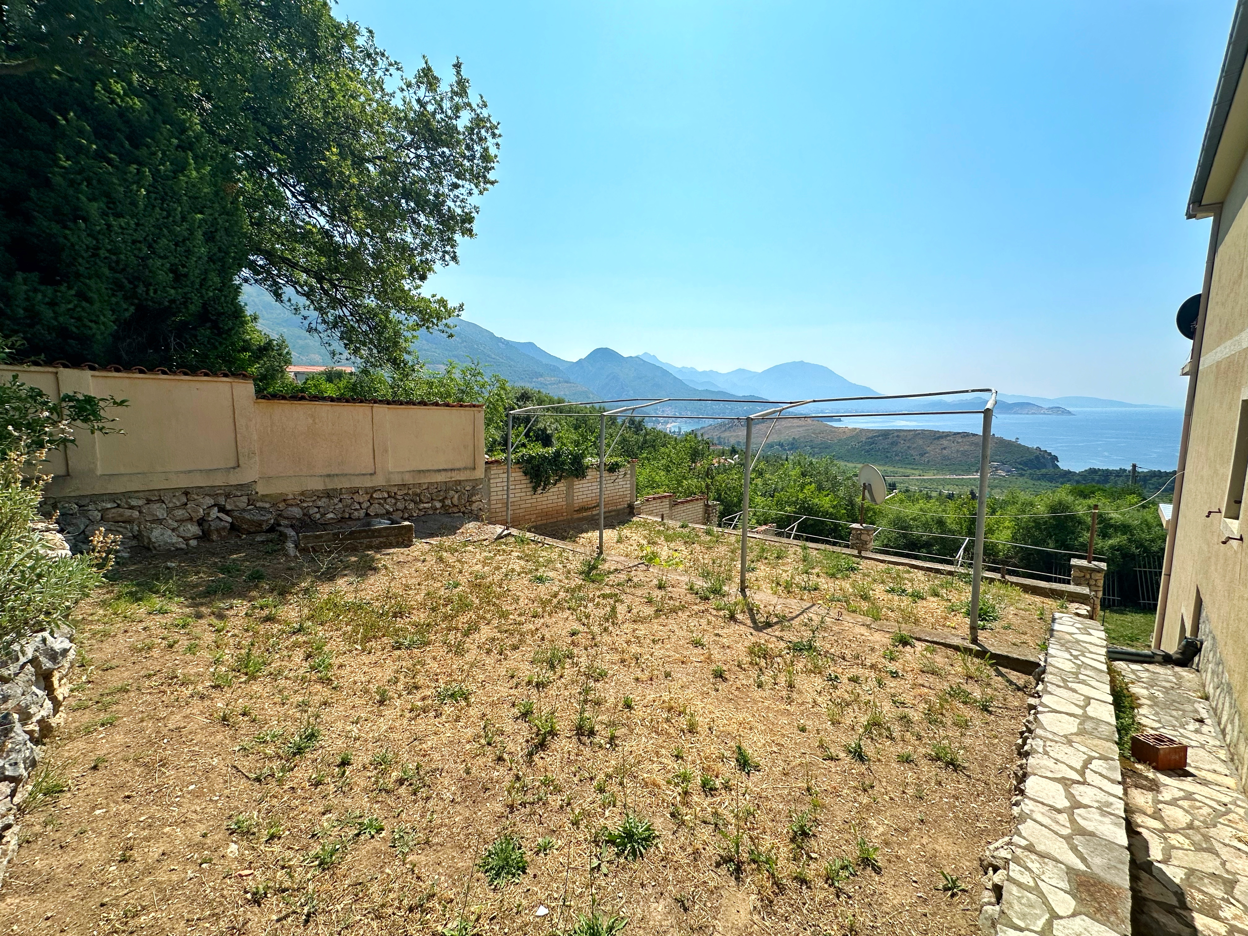 Image of House - 5 Bedrooms - 2 Bathrooms for Sale in Bar-Zagradje-Montenegro, Image 21