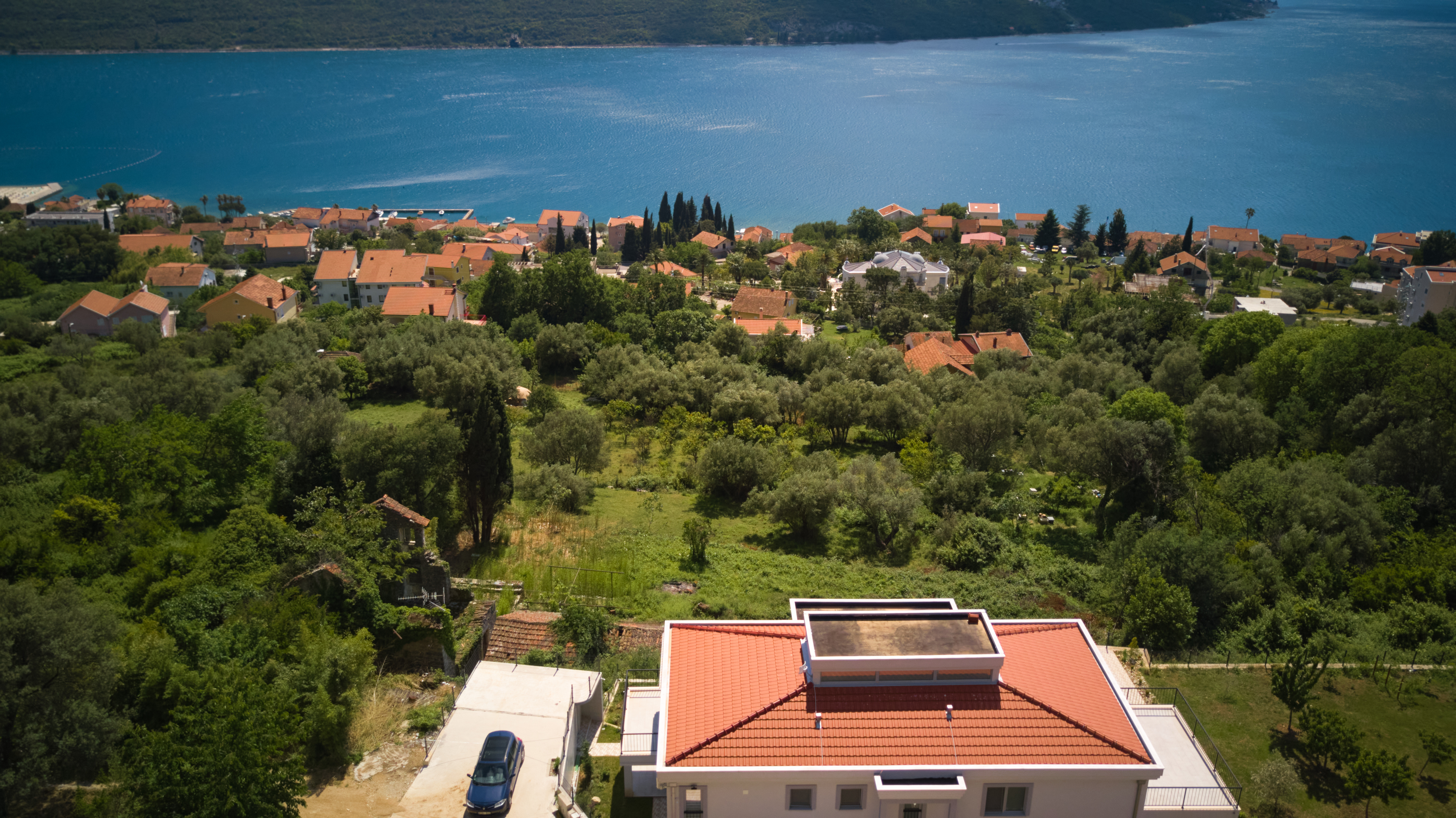 Image of Villa - 4 Bedrooms - 4 Bathrooms for Sale in Herceg-Novi-Kumbor-Montenegro, Image 3