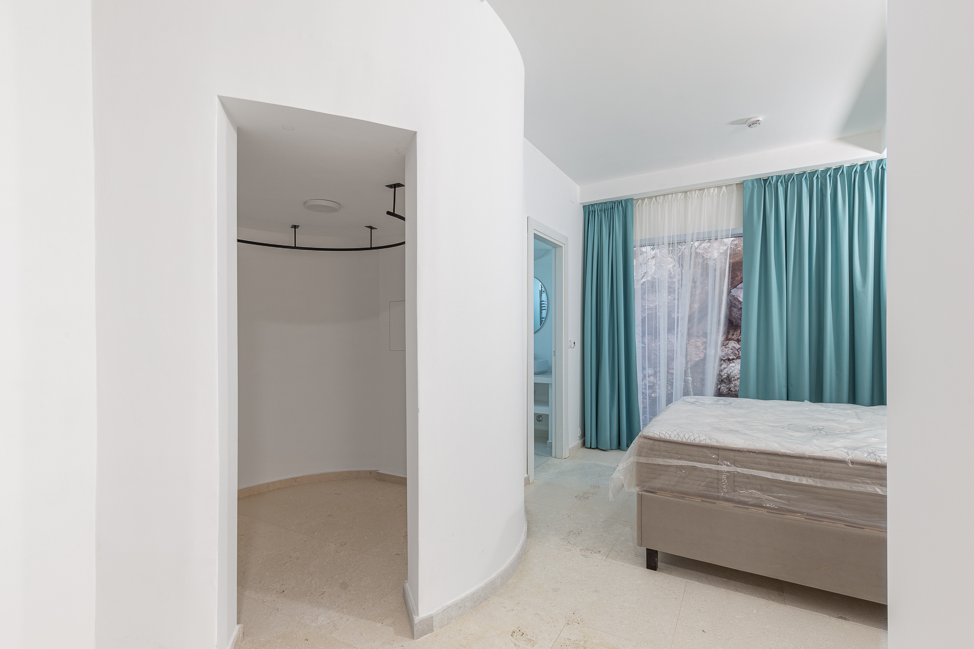 Image of Villa - 4 Bedrooms for Sale in Budva-Kamenovo-Montenegro, Image 65