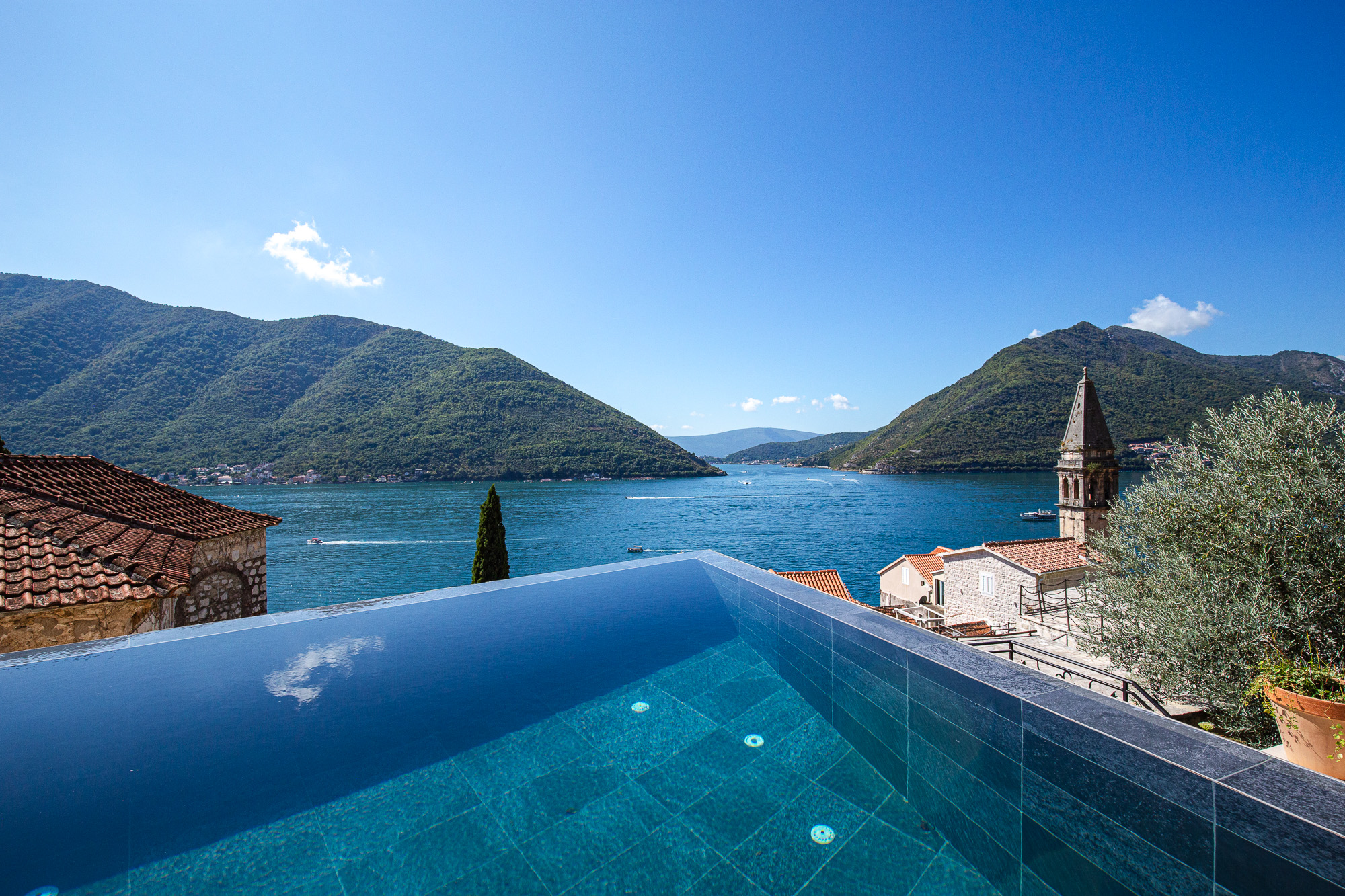 Image of Villa - 7 Bedrooms - 7 Bathrooms for Sale in Kotor-Montenegro, Image 27