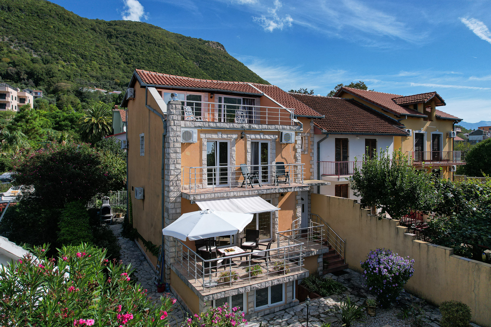 Haus 3 Schlafzimmer  Kumbor, Montenegro