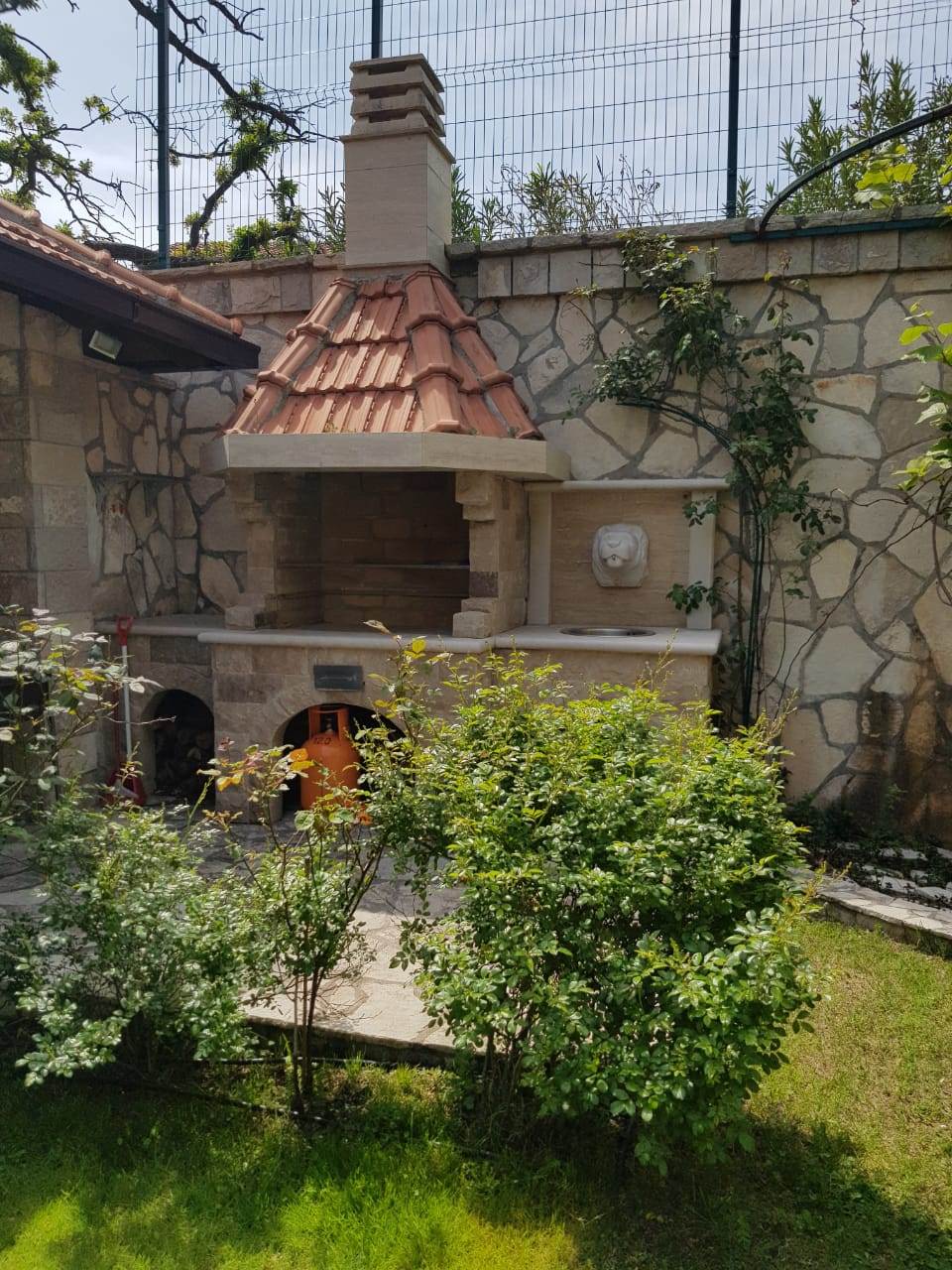 Image of House - 3 Bedrooms - 4 Bathrooms for Sale in Budva-Ivanovici-Montenegro, Image 3