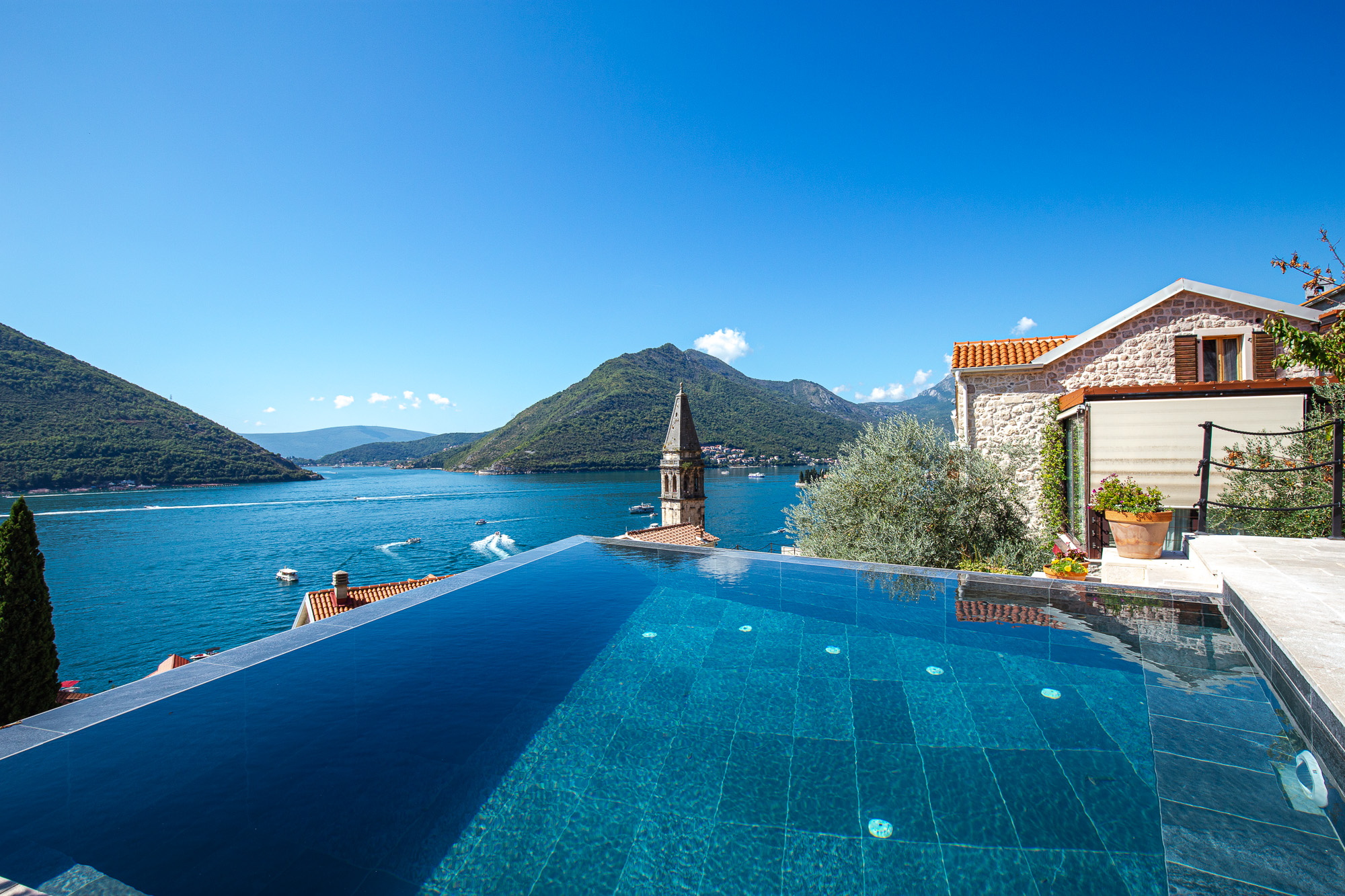 Image of Villa - 7 Bedrooms - 7 Bathrooms for Sale in Kotor-Montenegro, Image 4