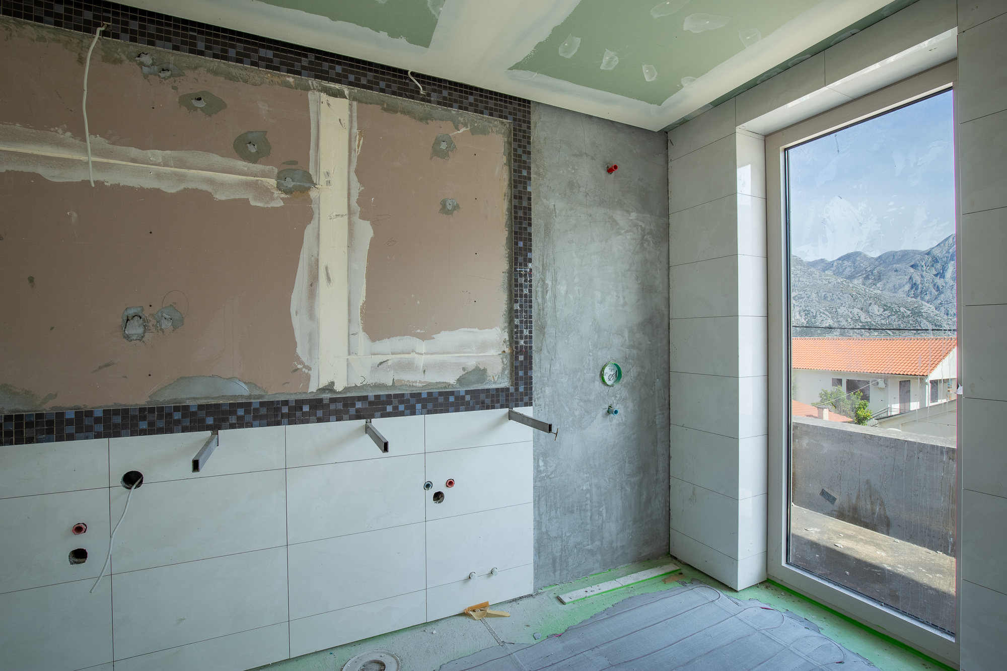 Image of House - 6 Bedrooms for Sale in Kotor-Prcanj-Montenegro, Image 56