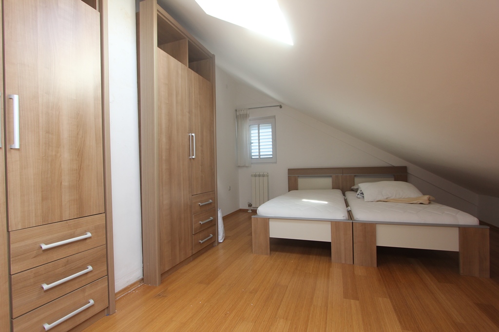Image of House - 5 Bedrooms - 3 Bathrooms for Sale in Tivat-Montenegro, Image 2