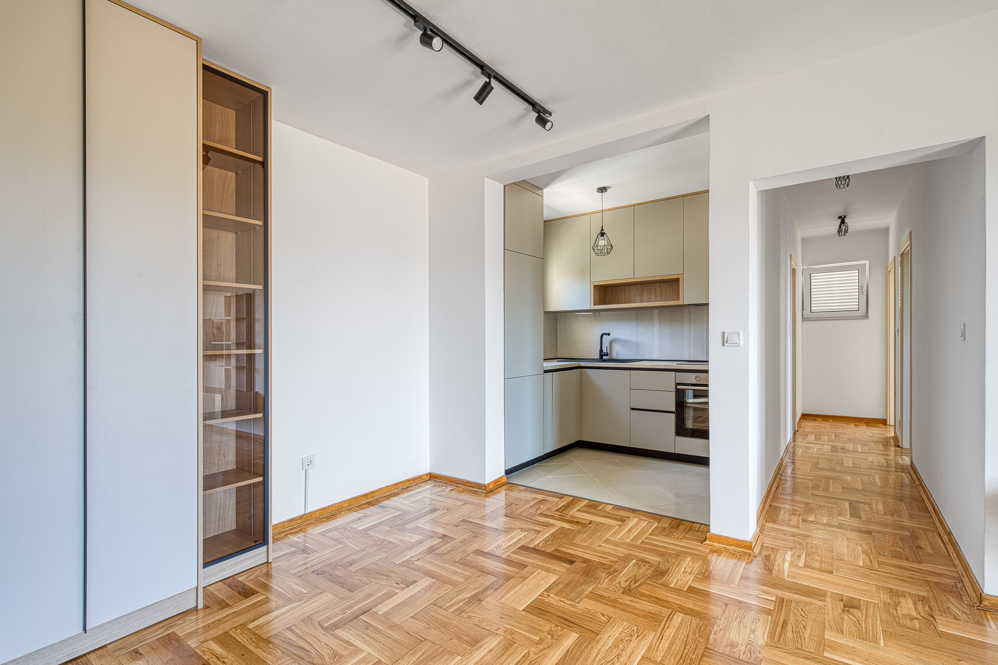 Image of Apartment - 2 Bedrooms - 1 Bathrooms for Sale in Budva-Becici-Montenegro, Image 4