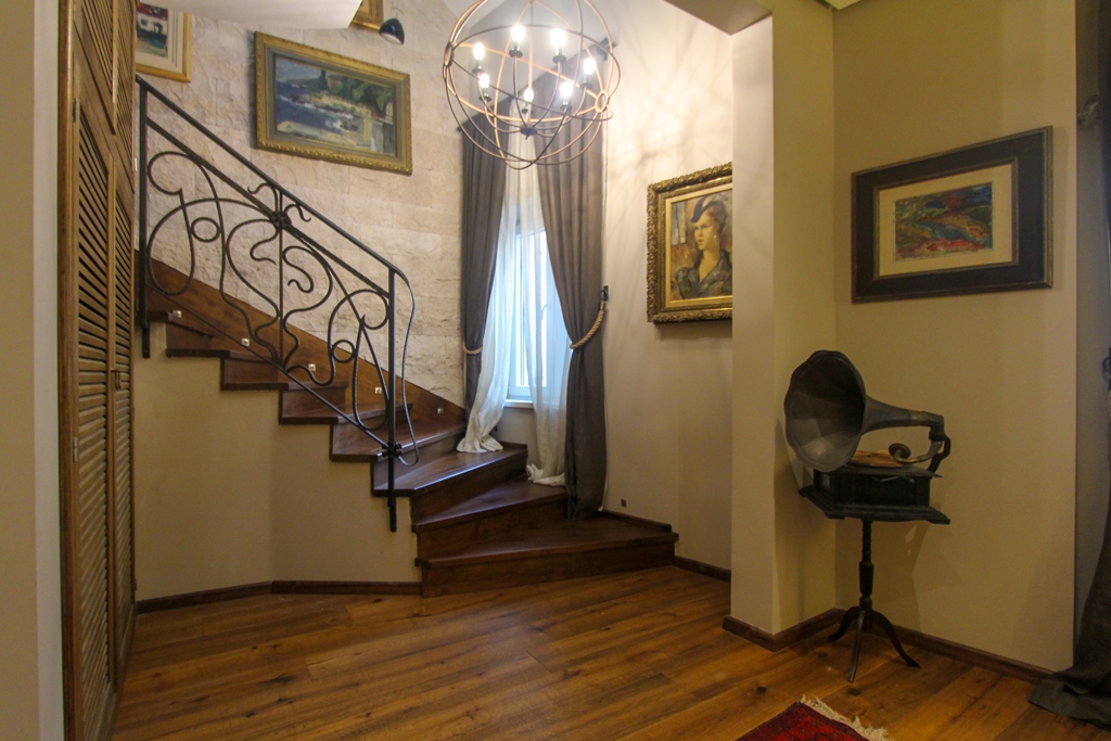 Image of Apartment - 3 Bedrooms - 1 Bathrooms for Sale in Budva-Montenegro, Image 9