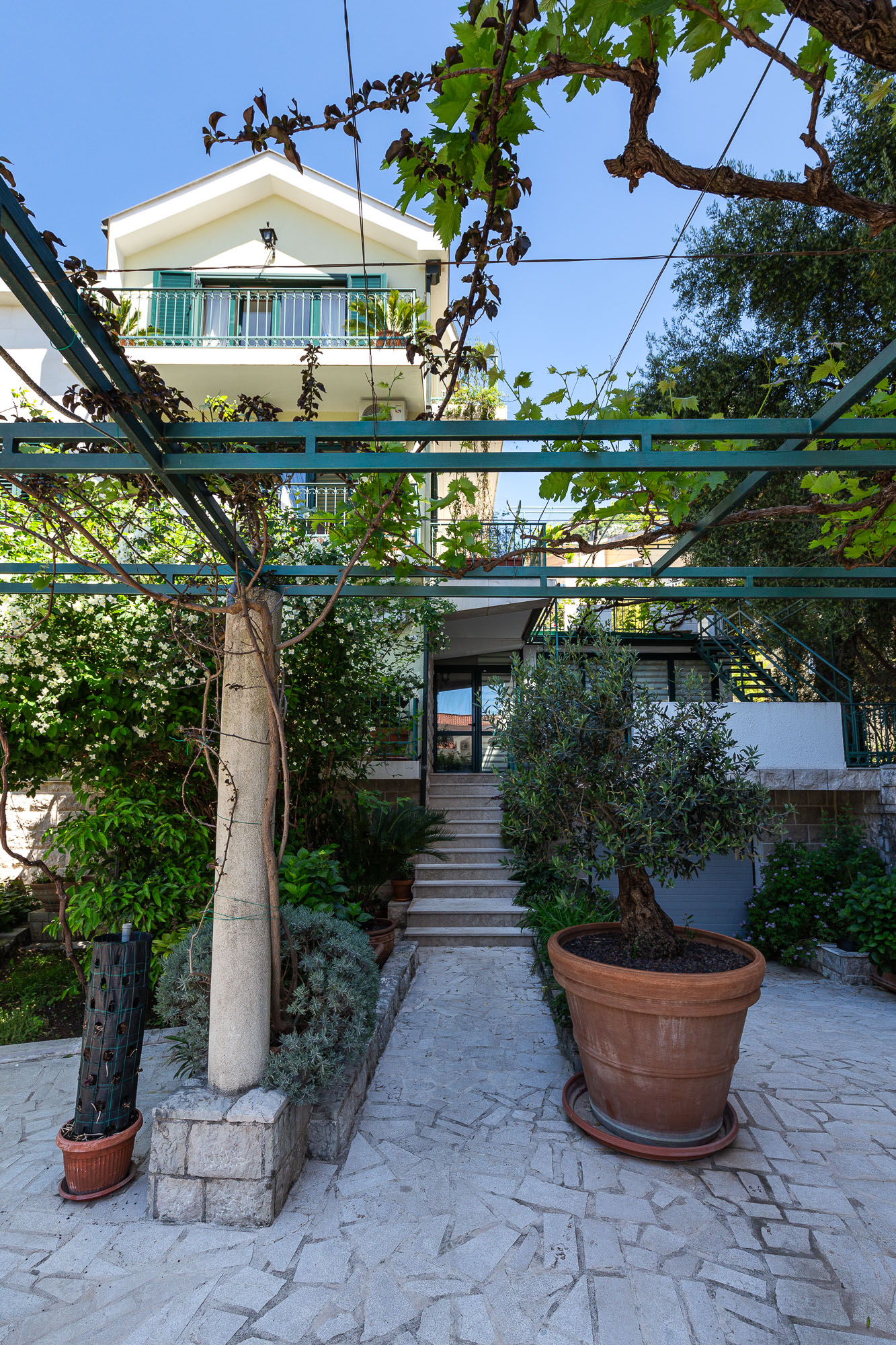 Image of House - 6 Bedrooms - 3 Bathrooms for Sale in Budva-Budva-Montenegro, Image 39