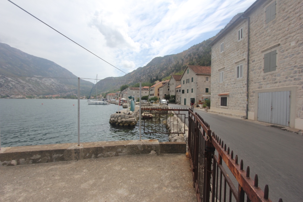 Image of House - 4 Bedrooms - 3 Bathrooms for Sale in Kotor-Kotor-Montenegro, Image 2