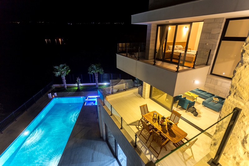 Image of Villa - 4 Bedrooms - 5 Bathrooms for Sale in Herceg-Novi-Djenovici-Montenegro, Image 11