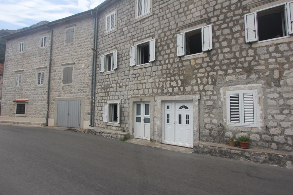 Image of House - 4 Bedrooms - 3 Bathrooms for Sale in Kotor-Kotor-Montenegro, Image 3