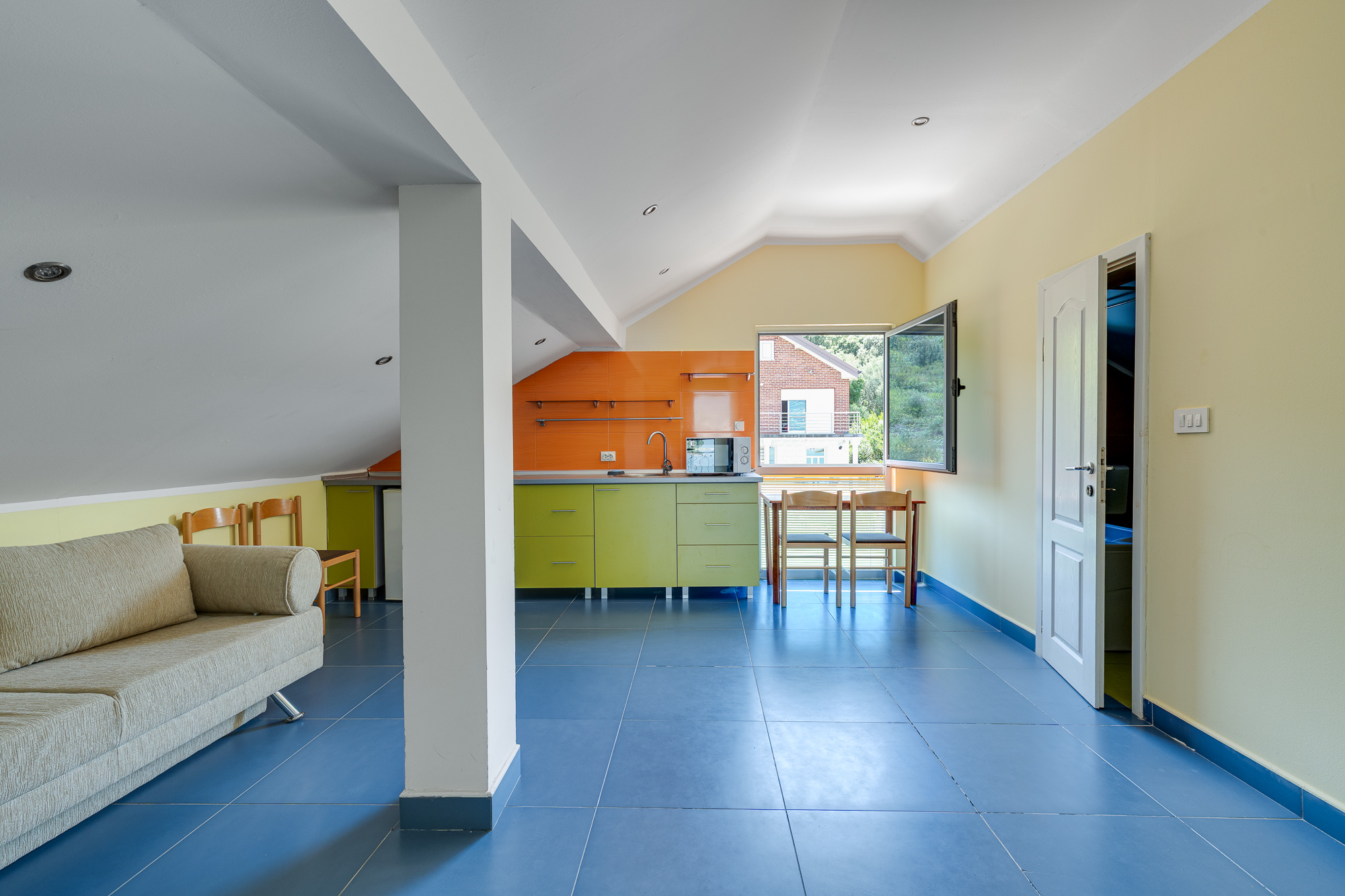  Image of House - 5 Bedrooms - 3 Bathrooms for Residential For Sale in Tivat-Djurasevici-Montenegro, Image 12