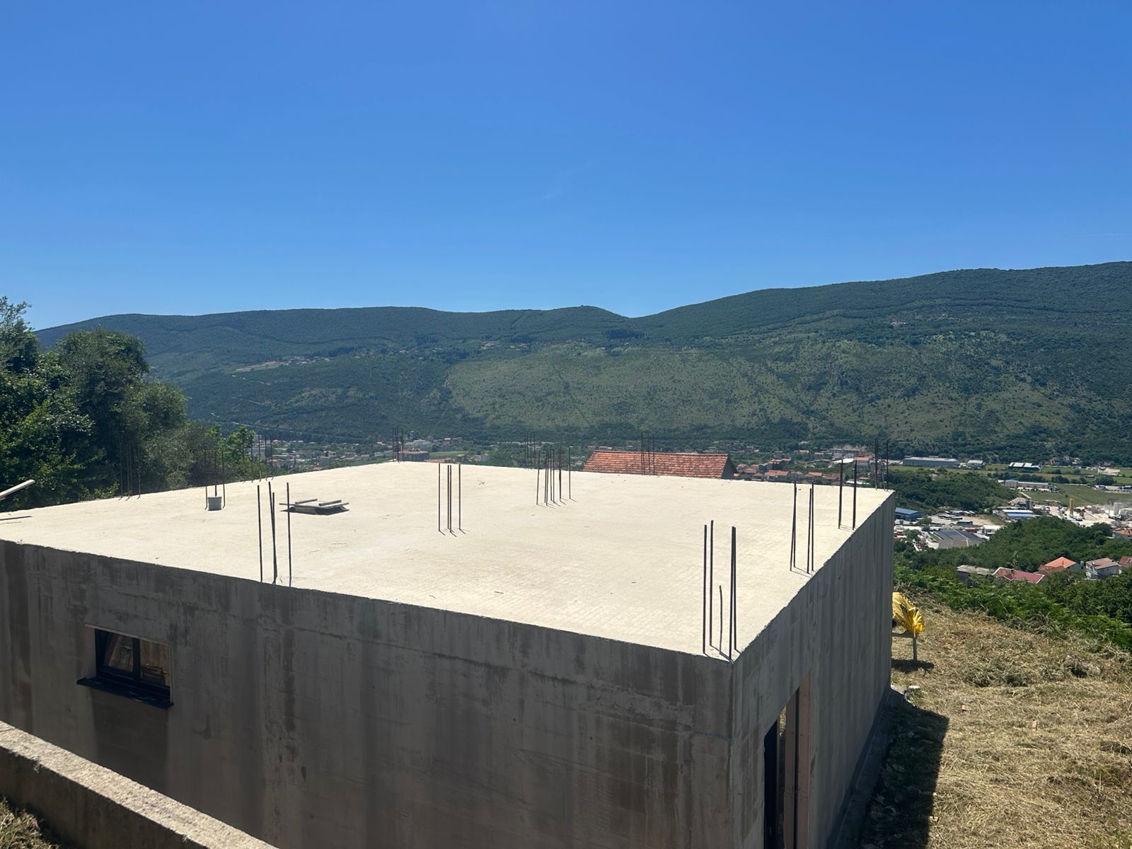 Image of House - 2 Bedrooms - 1 Bathrooms for Sale in Herceg-Novi-Herceg Novi-Montenegro, Image 2