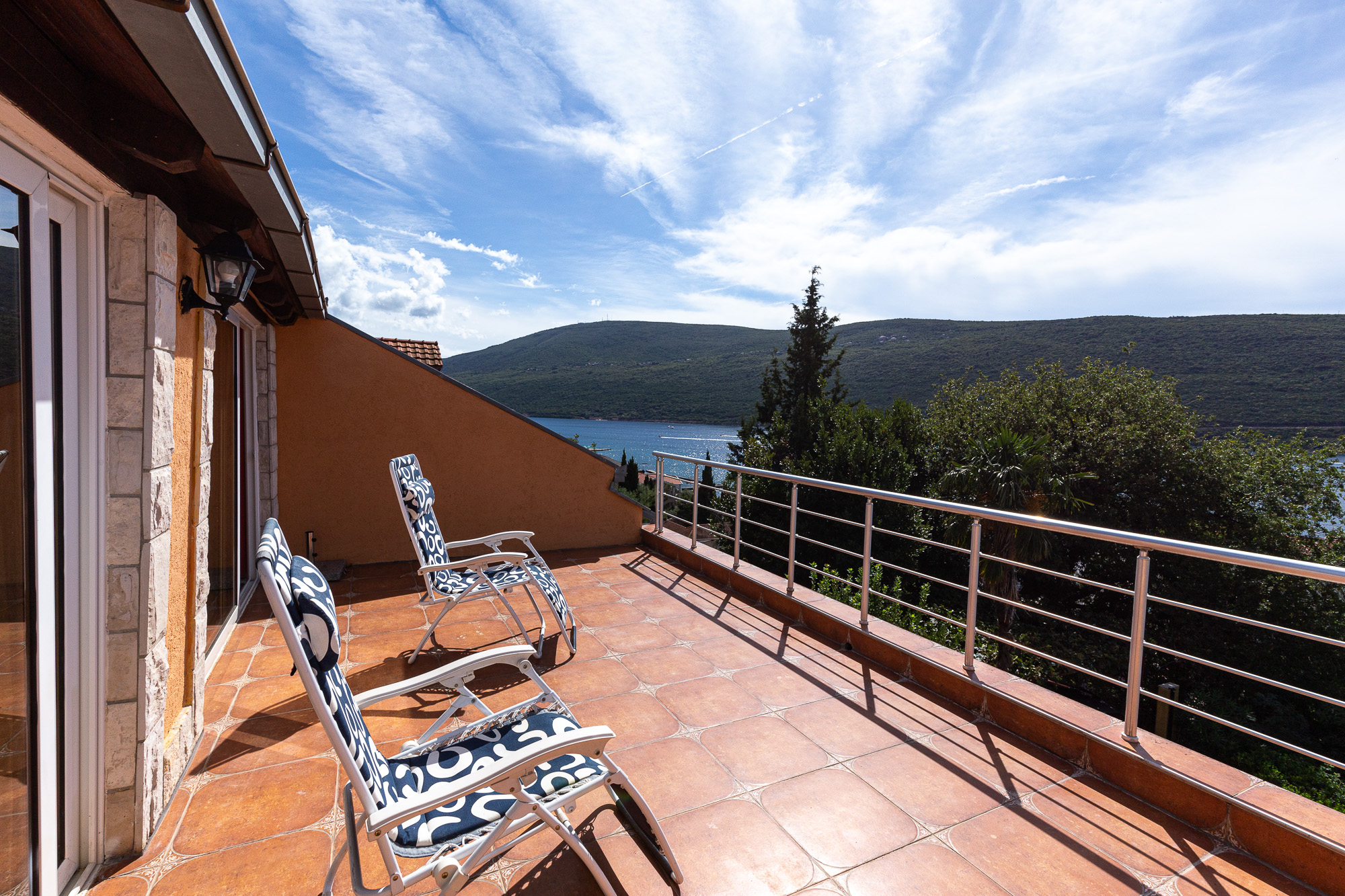 Image of House - 3 Bedrooms - 4 Bathrooms for Sale in Herceg-Novi-Kumbor-Montenegro, Image 11