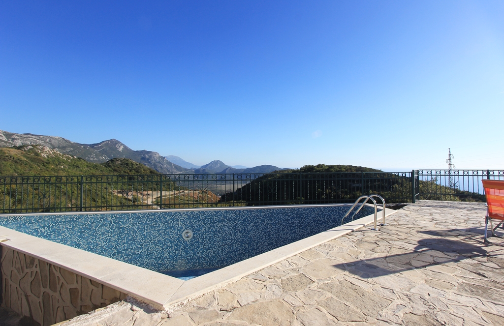 Image of Villa - 6 Bedrooms - 4 Bathrooms for Sale in Budva-Petrovac-Montenegro, Image 30