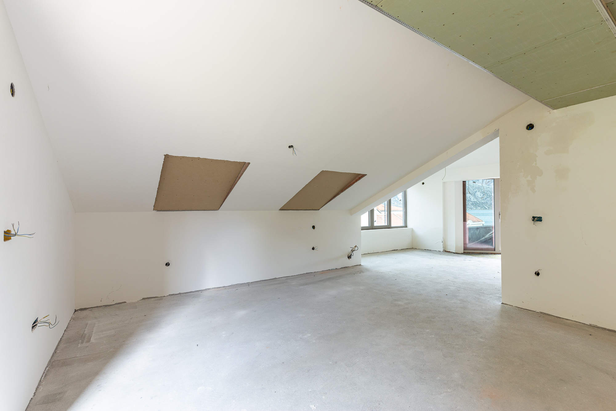 Image of House - 6 Bedrooms for Sale in Kotor-Prcanj-Montenegro, Image 28