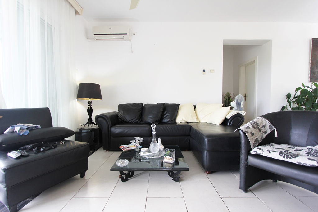 Image of House - 4 Bedrooms - 2 Bathrooms for Sale in Kotor-Zagora-Montenegro, Image 1