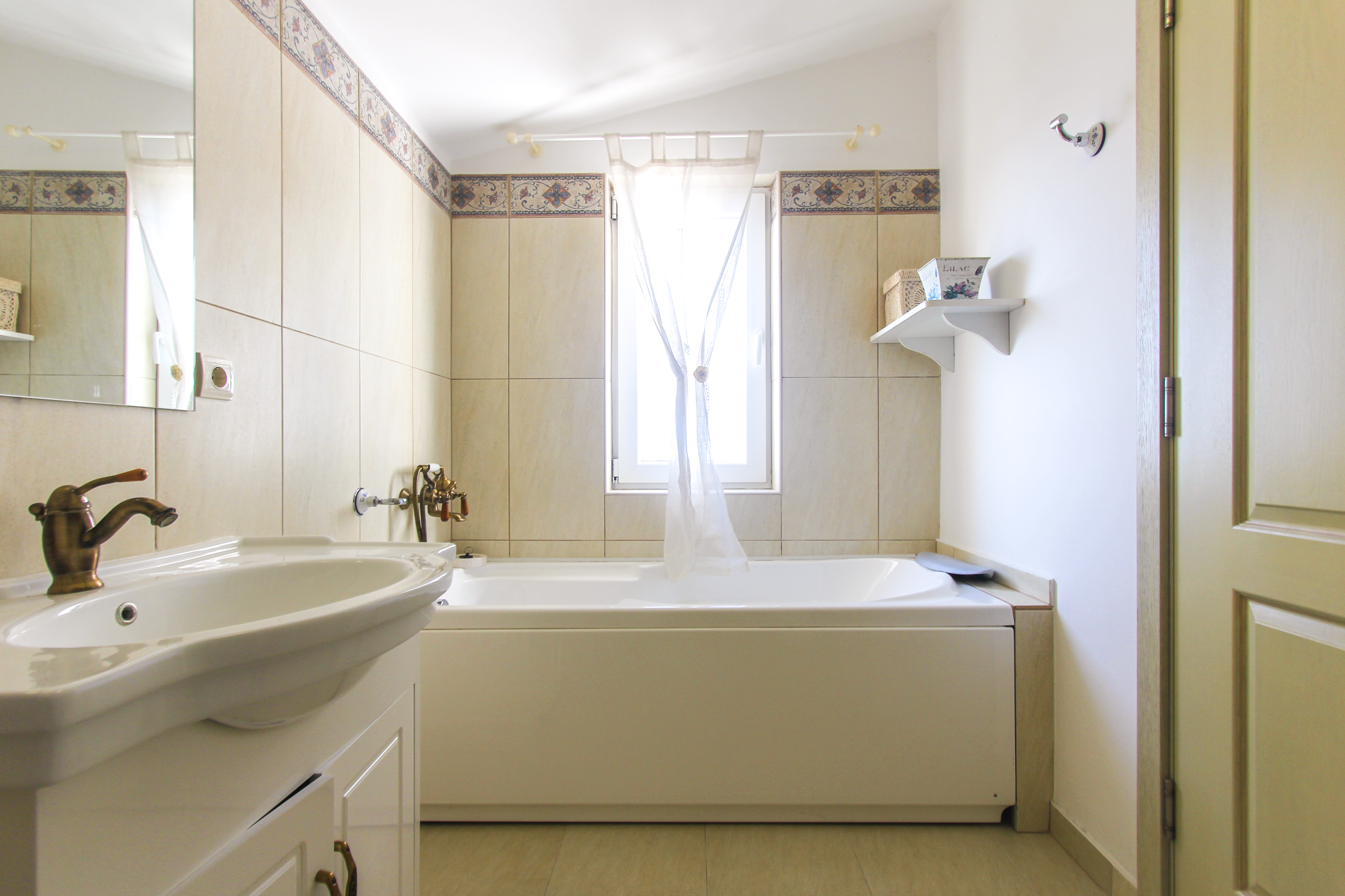Image of House - 4 Bedrooms - 5 Bathrooms for Sale in Bar-Zeleni Pojas-Montenegro, Image 22