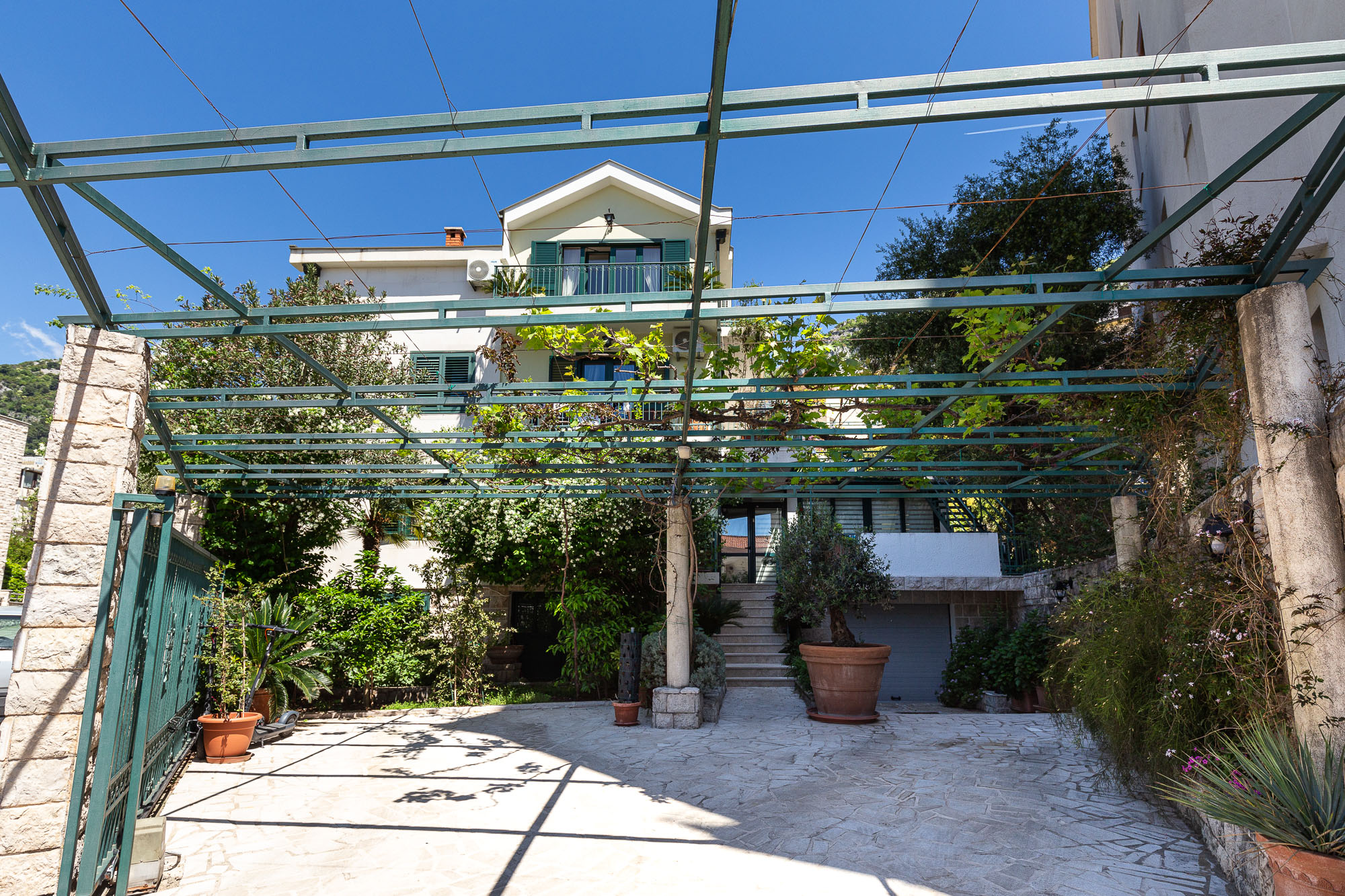 Image of House - 6 Bedrooms - 3 Bathrooms for Sale in Budva-Budva-Montenegro, Image 31