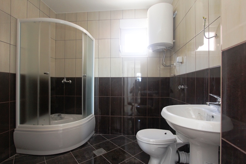 Image of House - 6 Bedrooms - 6 Bathrooms for Sale in Herceg-Novi-Igalo-Montenegro, Image 18