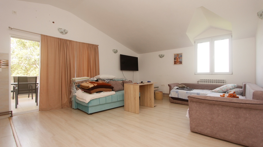 Image of House - 5 Bedrooms - 3 Bathrooms for Sale in Kotor-Radanovici-Montenegro, Image 5