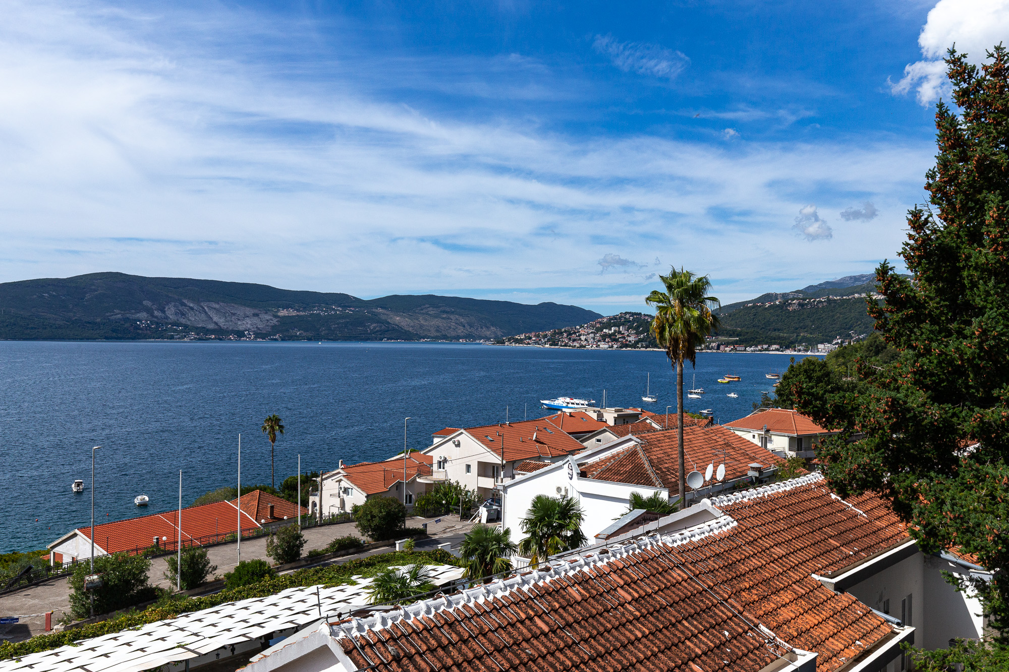 Image of House - 3 Bedrooms - 4 Bathrooms for Sale in Herceg-Novi-Kumbor-Montenegro, Image 10