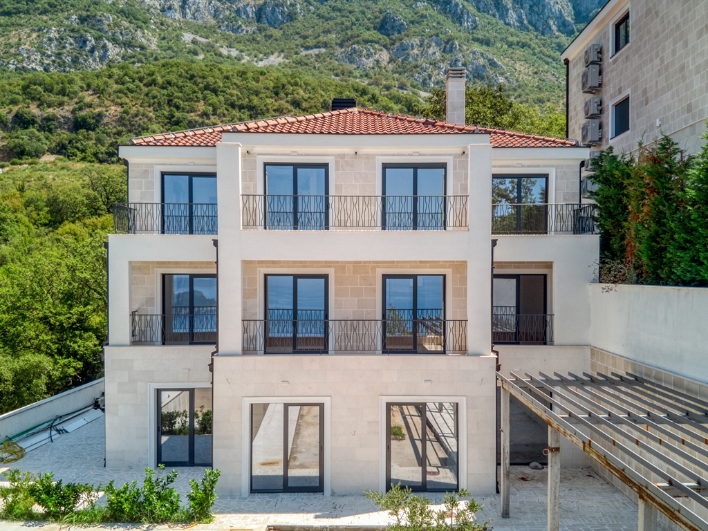 Image of Villa - 5 Bedrooms - 5 Bathrooms for Sale in Budva-Blizikuce-Montenegro, Image 1