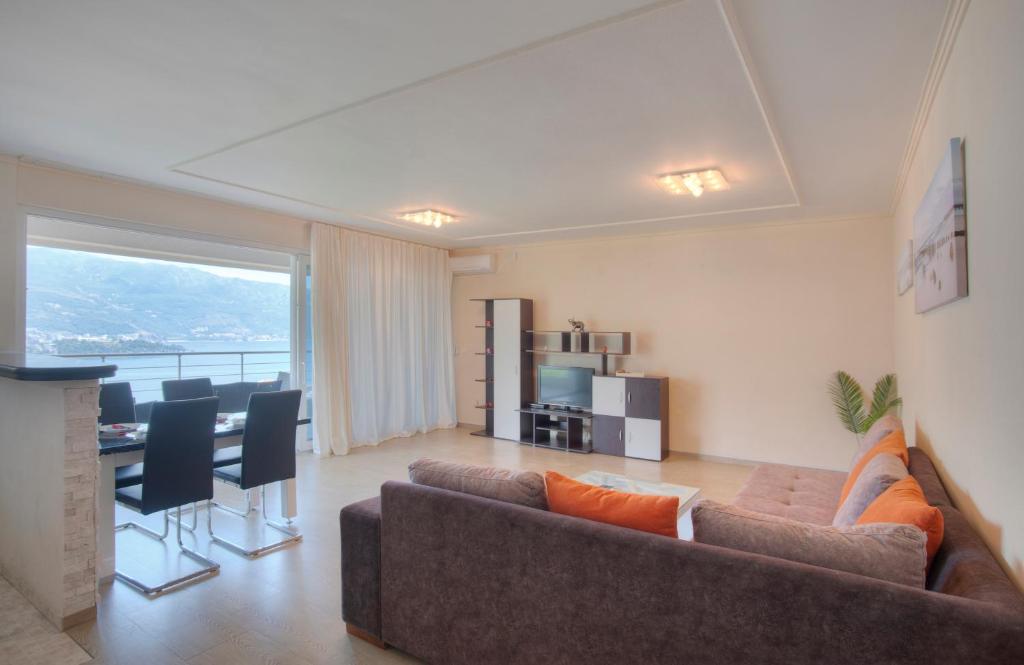 Image of Apartment - 1 Bedrooms - 1 Bathrooms for Sale in Budva-Budva-Montenegro, Image 4