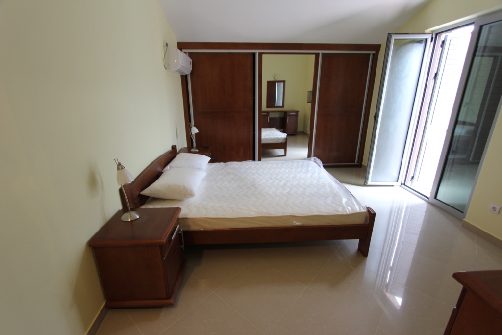 Image of Hotel - 16 Bedrooms for Sale in Herceg-Novi-Igalo-Montenegro, Image 3
