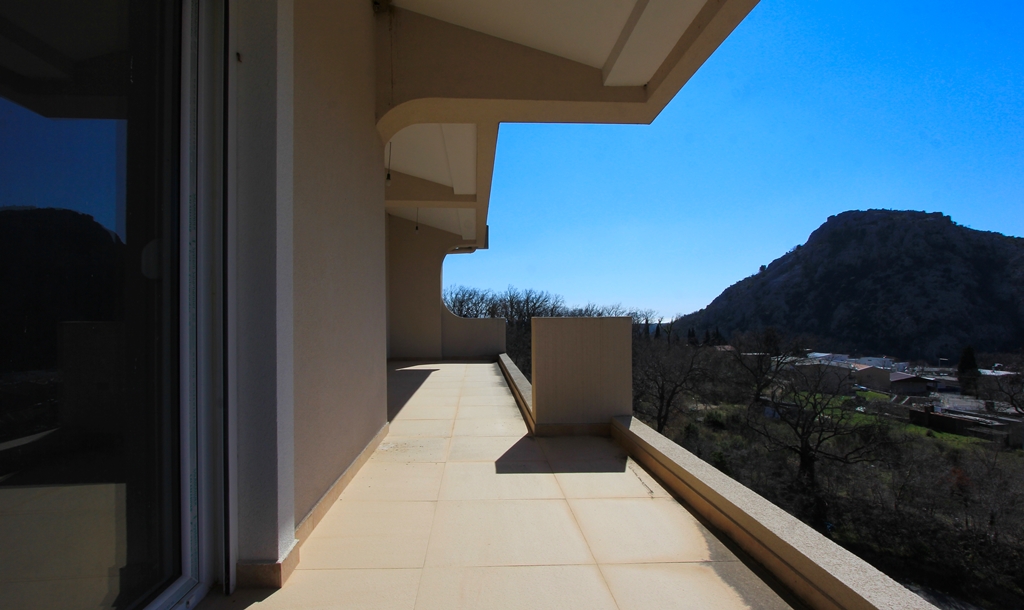 Image of House - 12 Bedrooms - 4 Bathrooms for Sale in Bar-Sutomore-Montenegro, Image 1