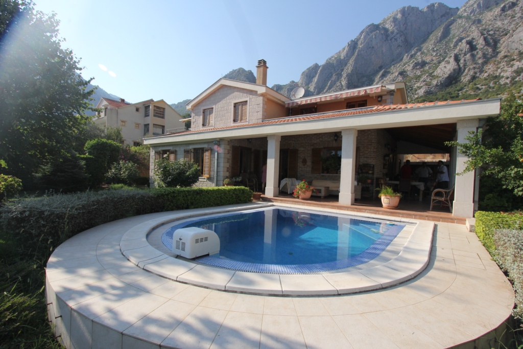 Image of Villa - 4 Bedrooms - 4 Bathrooms for Sale in Kotor-Orahovac-Montenegro, Image 14