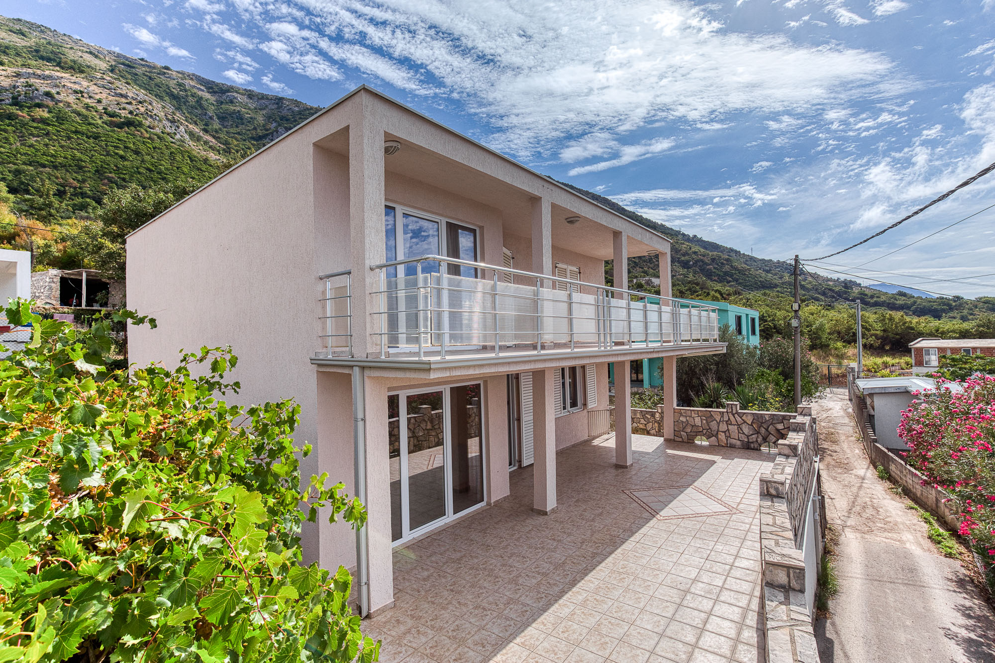 Image of House - 4 Bedrooms - 2 Bathrooms for Sale in Bar-Sutomore-Montenegro, Image 1