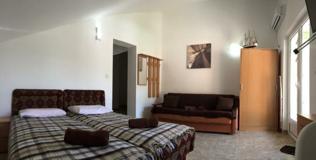 Image of Hotel - 10 Bedrooms - 9 Bathrooms for Sale in Herceg-Novi-Meljine-Montenegro, Image 12